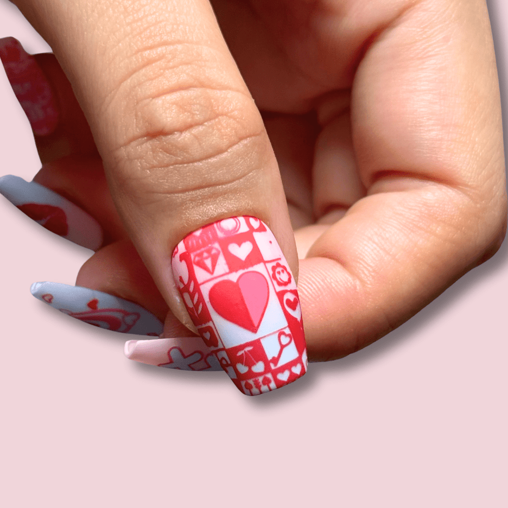 Love Bomb (M563) - Nail Stamping Plate