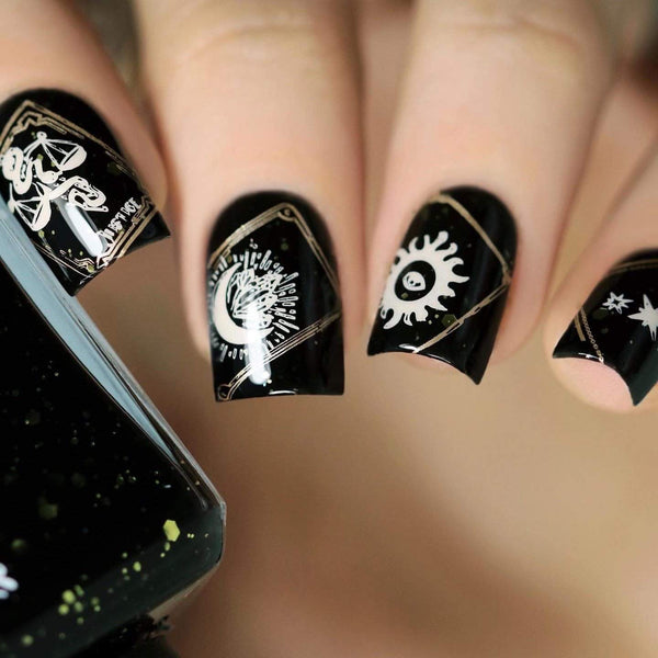 Tarot stamped manicure