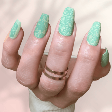 Fine China: Porcelain Blues (MXM170) - Nail Stamping Plate