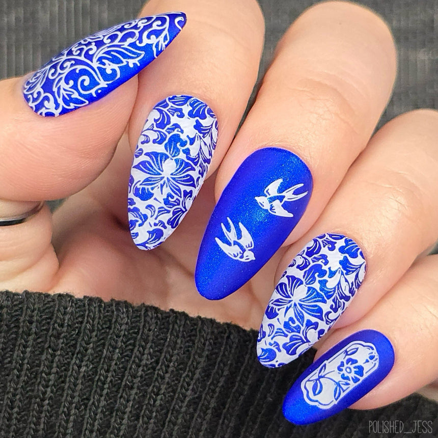 Fine China: Porcelain Blues (MXM170) - Nail Stamping Plate