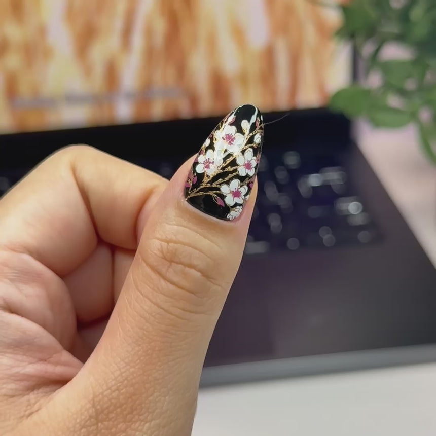 Sakura Showers (M663) - Nail Stamping Plate