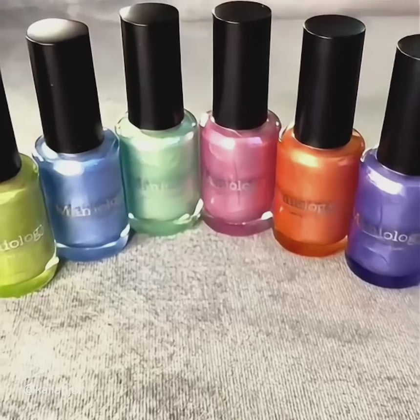 Satin Slumber: Pillow Talk (P175) - Coral Smooth Metallic Nail Polish