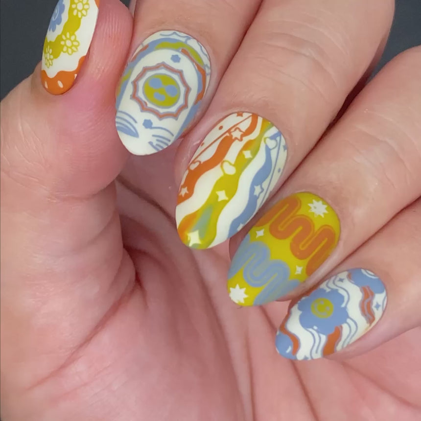 Feelin Groovy (M437) - Nail Stamping Plate