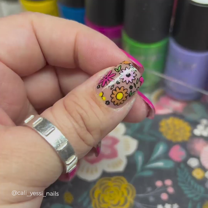 Meadow Magic (M466) - Nail Stamping Plate