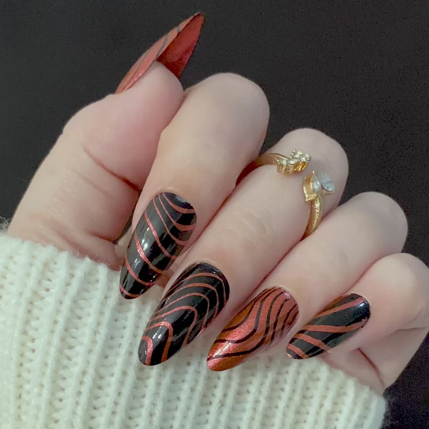 Couture Lines (M554) - Nail Stamping Plate