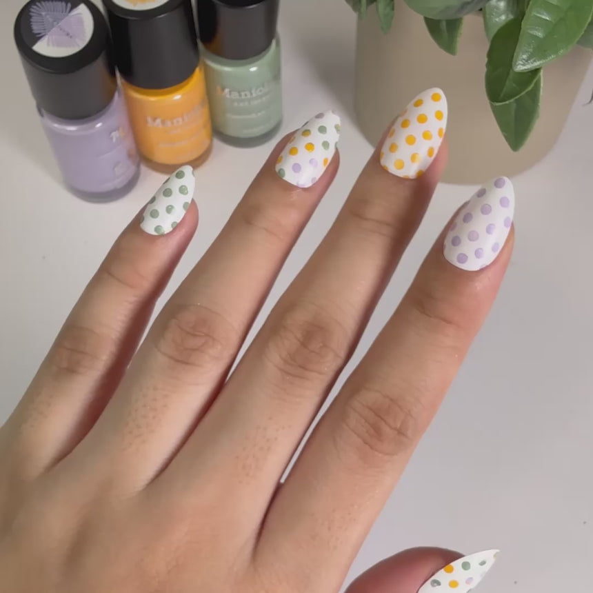 Shape Nouveau: Seeing Spots (M475) - Nail Stamping Plate
