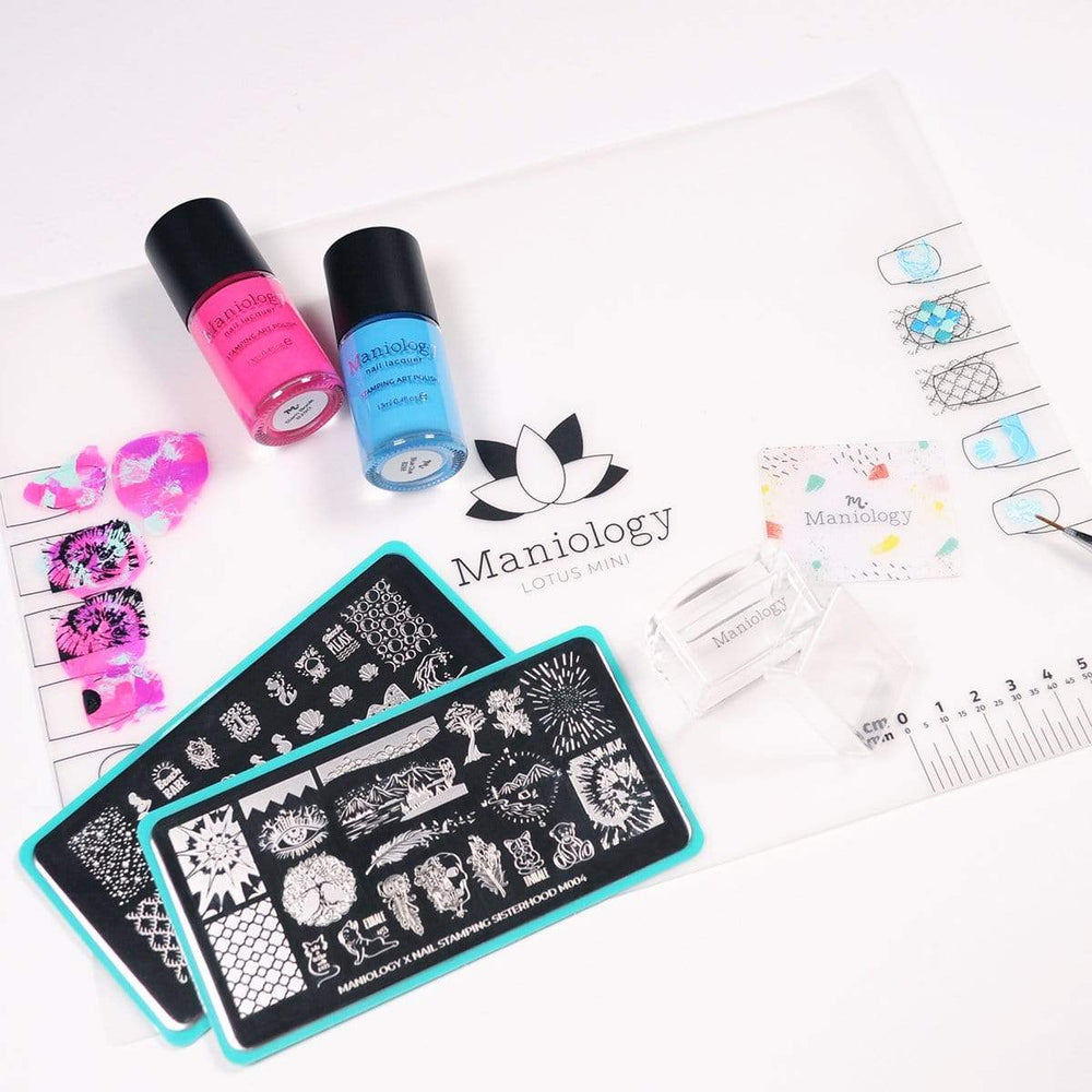 An image showing how to use Maniology Lotus Mat Mini & Go Silicone Nail Art Work Station.