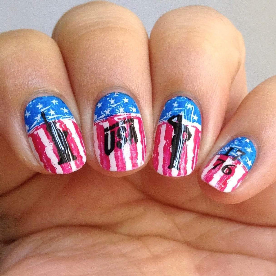 A manicured hand with U.S.A. designs by Maniology (m054).