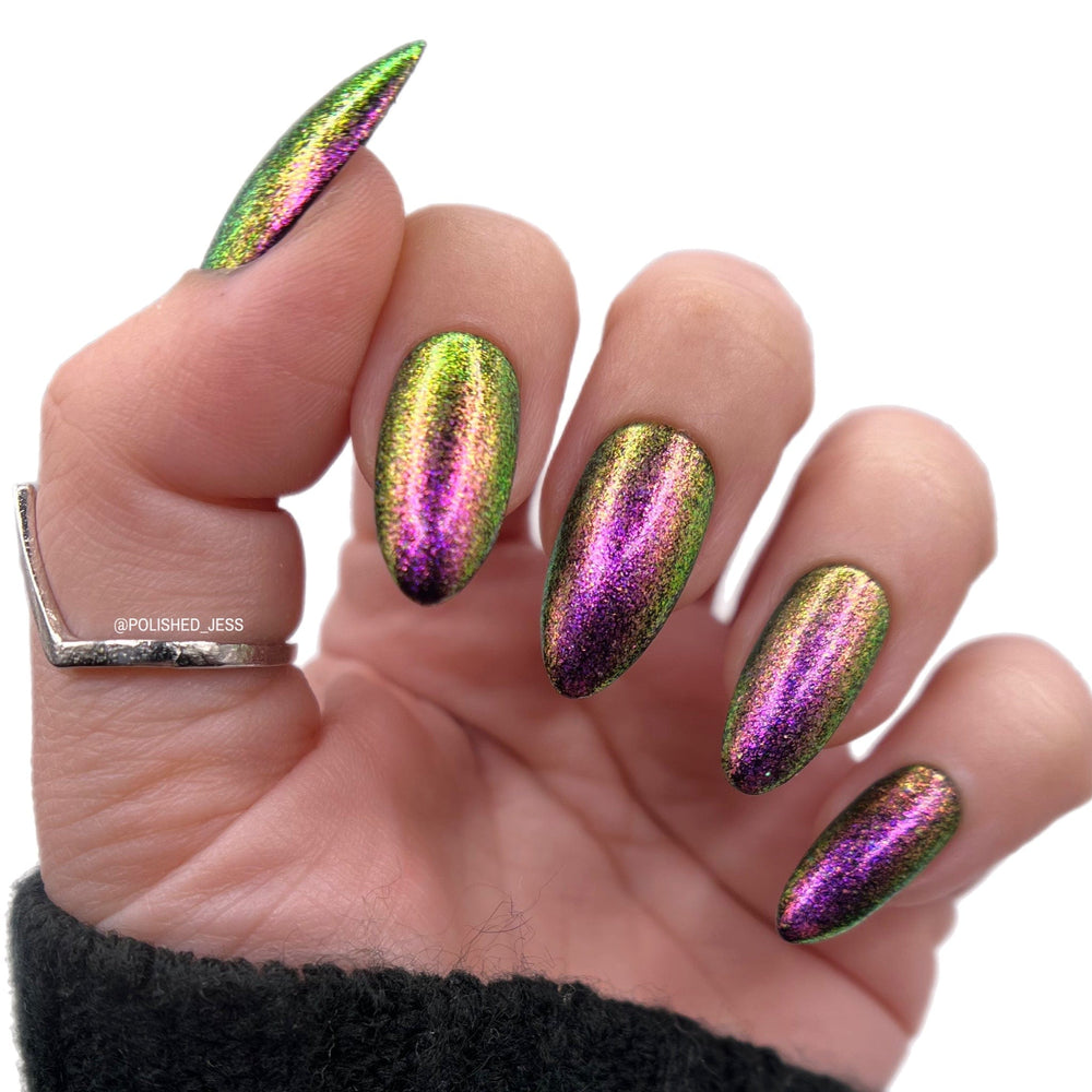 Holographic Nails Are Instagram's Latest Obsession - Holographic Nail Polish  Trend