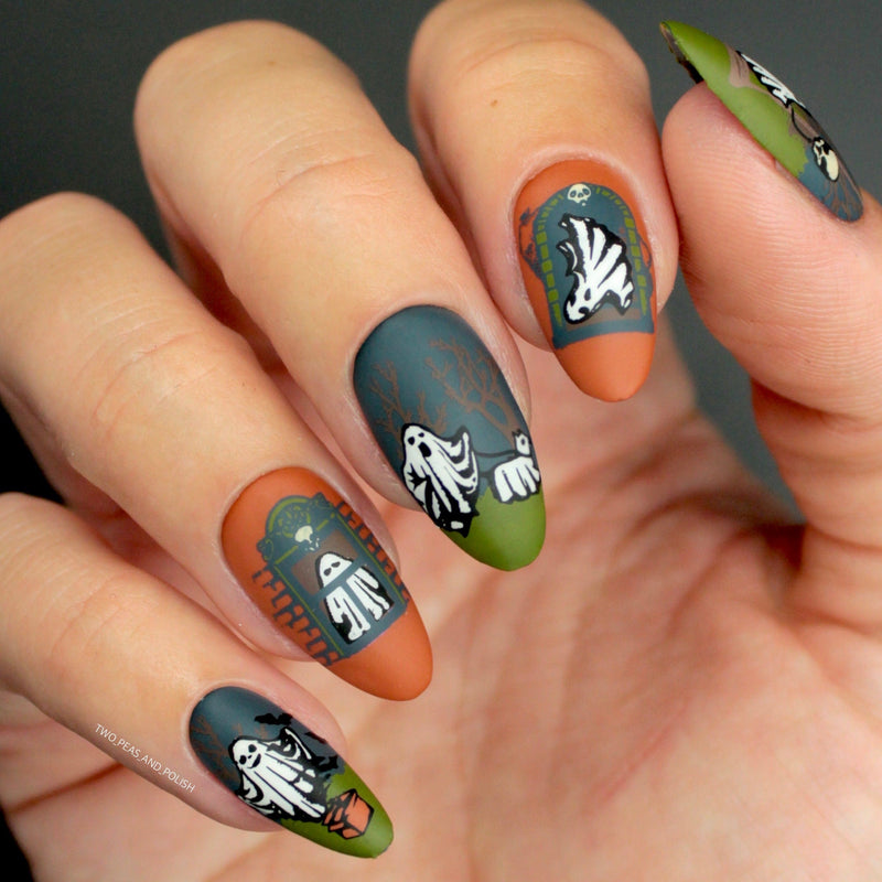 Maniology Halloween Limited Edition Nail Stamping Starter Kit (Plate,  Polish, Top Coat, Stamper and Scraper Card)