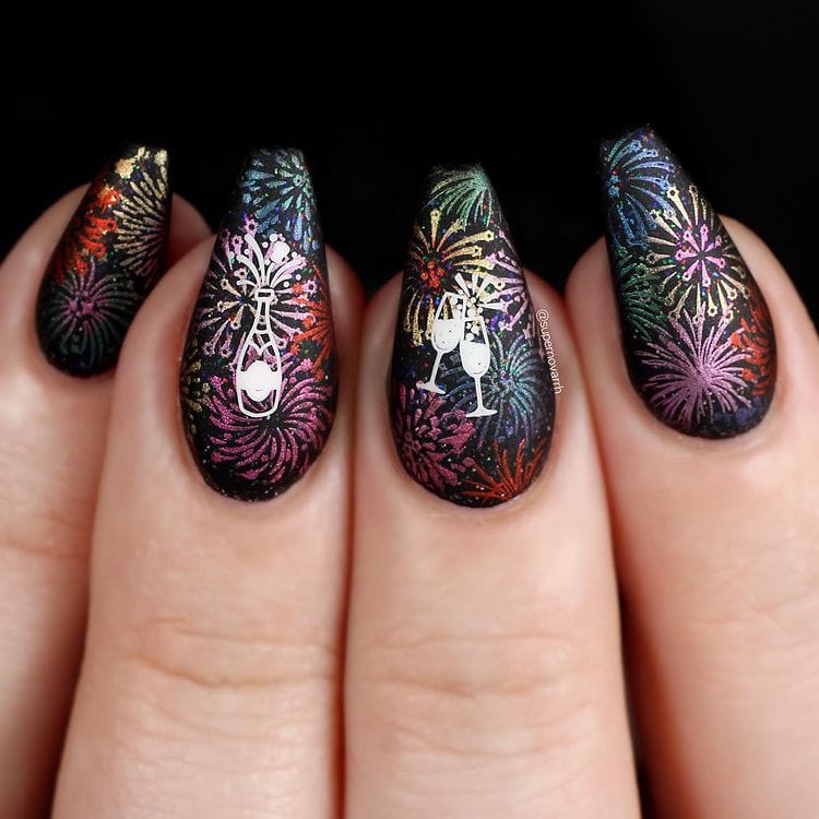 Best New Years Nails and Holiday Mood - Nail Designs Journal