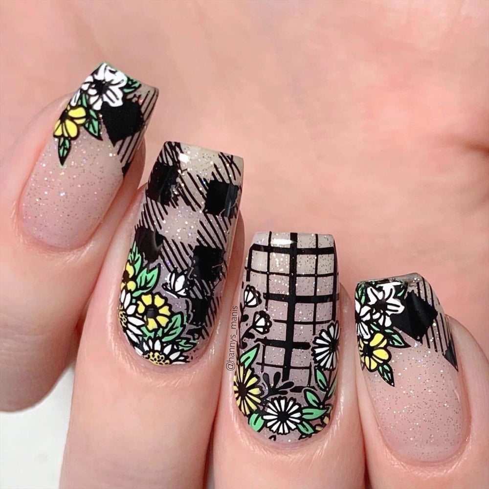 A manicured hand with blooming flowers design from Spring Occasions collections by Maniology (m118)