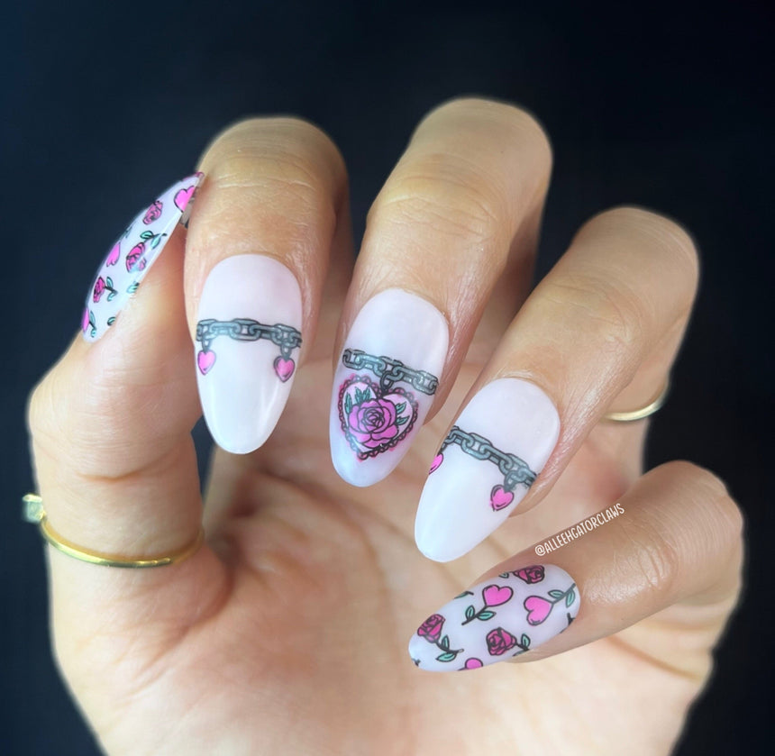 Hearts & Chains: Heartcrafted (MXM097) - Nail Stamping Plate